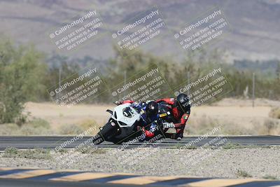 media/Oct-30-2025-Racers Edge (Thu) [[dabbdaf680]]/2-A Group/Session 5 (Turn 6)/